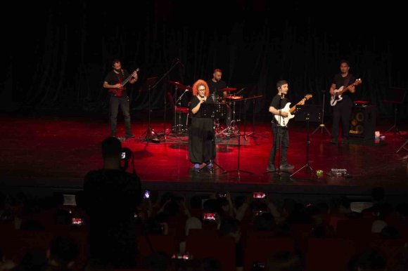 MERSİN’DE LGS ÖĞRENCİLERİNE MORAL KONSERİ