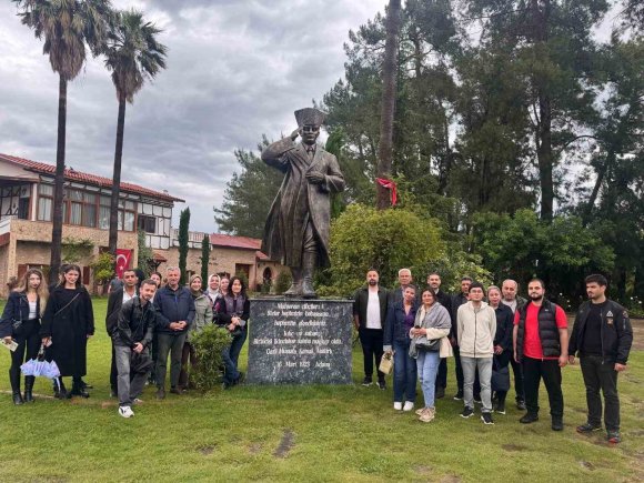 İLETİŞİM FAKÜLTESİ ÖĞRENCİLERİ KOZAN’IN KURTULUŞUNA TANIKLIK EDEN TARİHİ BELGELERİ YERİNDE İNCELEDİ