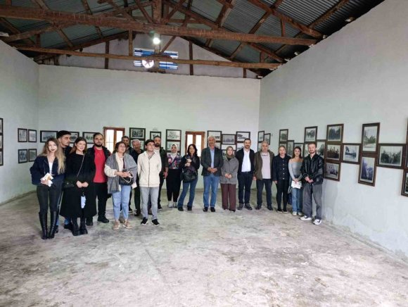 İLETİŞİM FAKÜLTESİ ÖĞRENCİLERİ KOZAN’IN KURTULUŞUNA TANIKLIK EDEN TARİHİ BELGELERİ YERİNDE İNCELEDİ