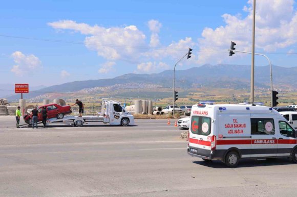 KAHRAMANMARAŞ’TA 2 FARKLI TRAFİK KAZASINDA 2 KİŞİ YARALANDI