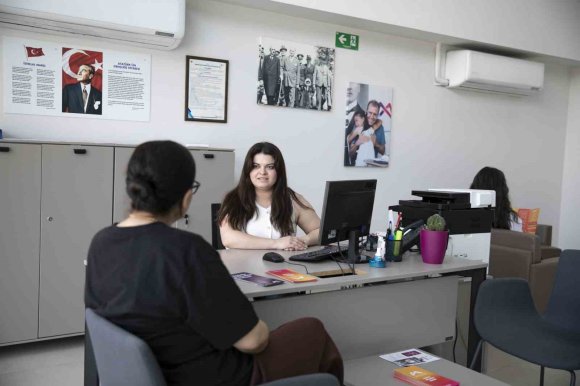 MERSİN’DE KADINLARA YÖNELİK DESTEK HİZMETİ SÜRÜYOR