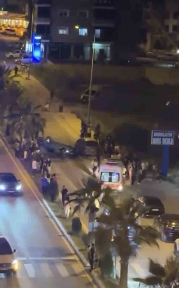 KAZA YAPAN ARAÇTAKİ 3 KİŞİ KAÇTI, KISA SÜREDE POLİSE YAKALANDI