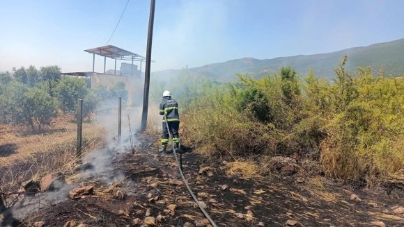 KIRIKHAN’DA BAHÇE YANGINI