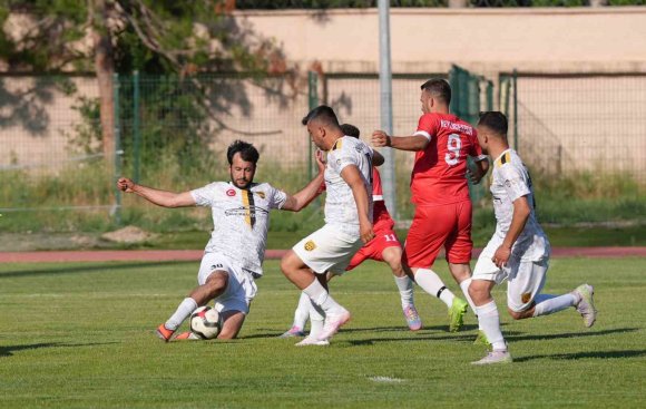 TARSUS’TA KÖYLER ARASI FUTBOL HEYECANI BAŞLADI
