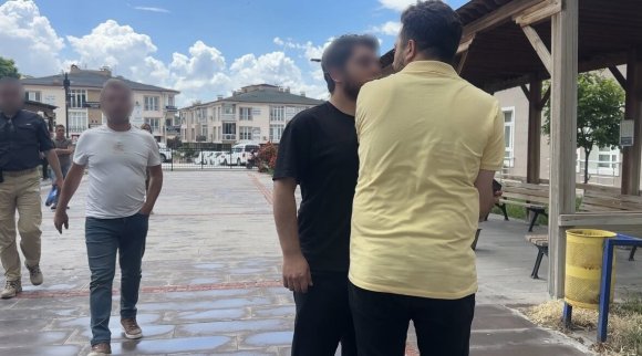 ’ÇOCUK TACİZİ’ ŞÜPHELİSİNİN YAKINLARI BASINA SALDIRDI