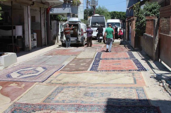 MAHALLELİNİN TOZ İSYANI: YAPILMAYAN YOLA HALI SERDİLER