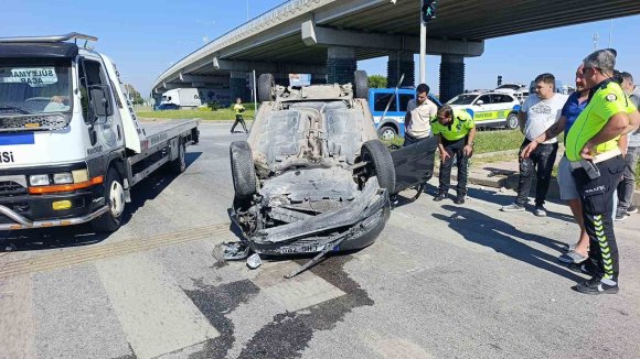 TERS DÖNEN ARAÇTAN BURNU BİLE KANAMADAN ÇIKTI