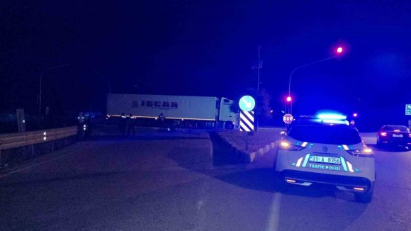 HATAY’DA OTOMOBİL İLE MOTOSİKLET ÇARPIŞTI: 1 ÖLÜ, 1 AĞIR YARALI