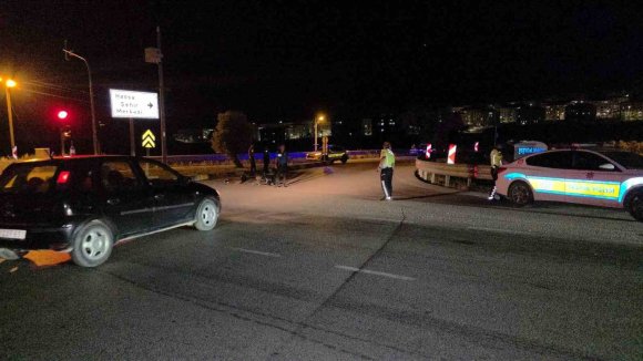HATAY’DA OTOMOBİL İLE MOTOSİKLET ÇARPIŞTI: 1 ÖLÜ, 1 AĞIR YARALI
