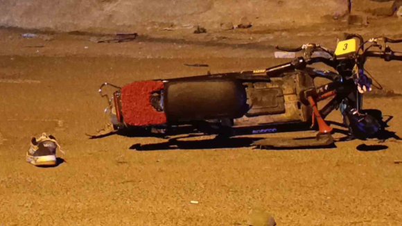 KAHRAMANMARAŞ’TA OTOMOBİL ELEKTRİKLİ MOTOSİKLETE ÇARPTI: 13 YAŞINDAKİ ÇOCUK AĞIR YARALANDI