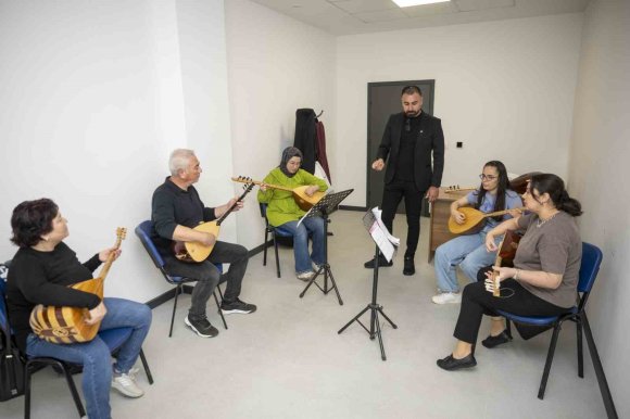 MERSİN’DE ÜCRETSİZ MÜZİK KURSLARINDA SEZON SONA ERİYOR