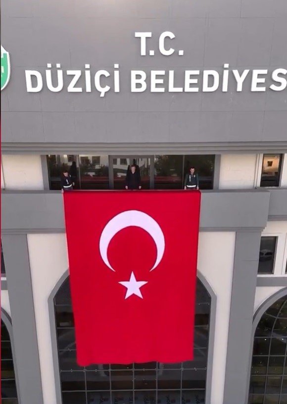 OSMANİYE’DE BELEDİYE PERSONELİNDEN AY-YILDIZLILARA MORAL VİDEOSU