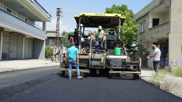 KAHRAMANMARAŞ’TA ASFALT MESAİSİ SÜRÜYOR