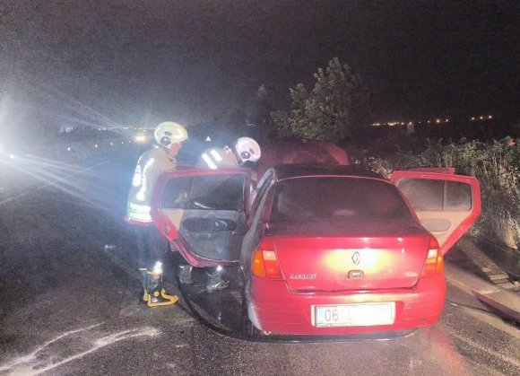 KIRIKHAN’DA OTOMOBİL YANGINI