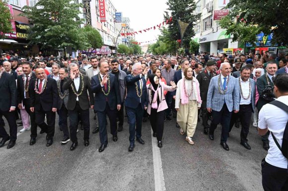 BAŞKAN BAŞDEĞİRMEN: "GÜL FESTİVALİMİZİ BİRLİK VE BERABERLİK İÇİNDE DÜNYAYA TANITTIK"