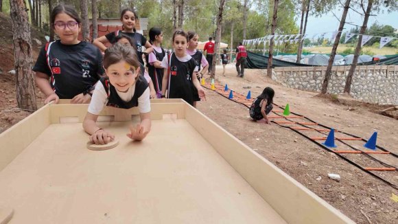 BU KAMPTA HEM EĞLENDİLER HEM DE EĞİTİM ALDILAR