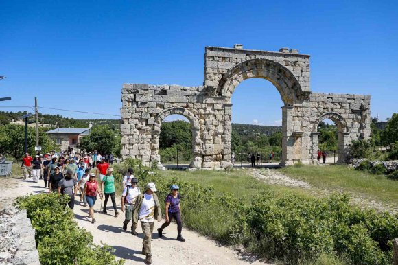MERSİN’DE TARİHİ KİLİKYA YOLUNUN 10’UNCU ETABI DOĞASEVERLERİ BULUŞTURDU