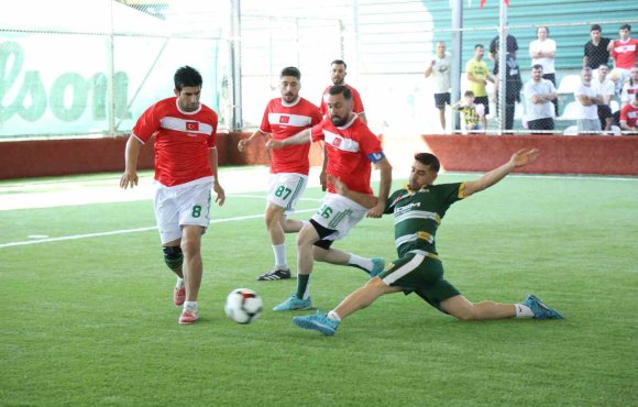 AOSB’DE FUTBOL ŞÖLENİ FİNALLE TAÇLANDI