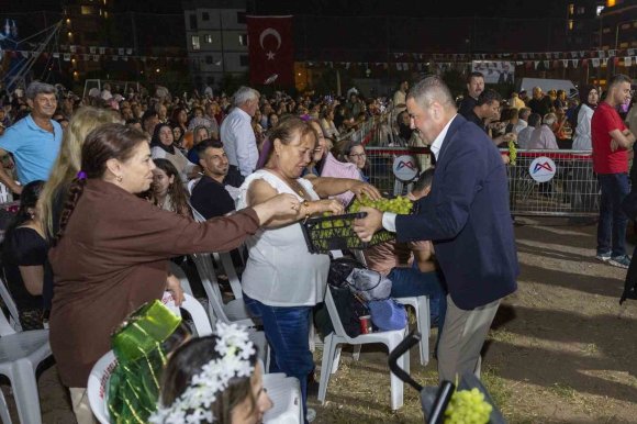 MERSİN’DE 7. ÖRTÜALTI ÜZÜM FESTİVALİ COŞKUSU