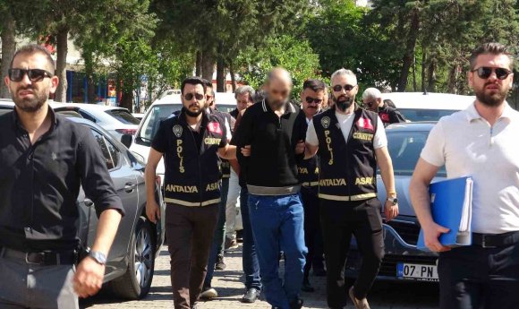 ANTALYA’DA 12 YIL SONRA AYDINLANAN CİNAYETTE 3 ŞÜPHELİ TUTUKLANDI