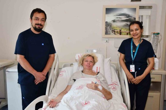 KARNINDAN 12 KİLOGRAMLIK YUMURTALIK KİTLESİ ÇIKARILDI