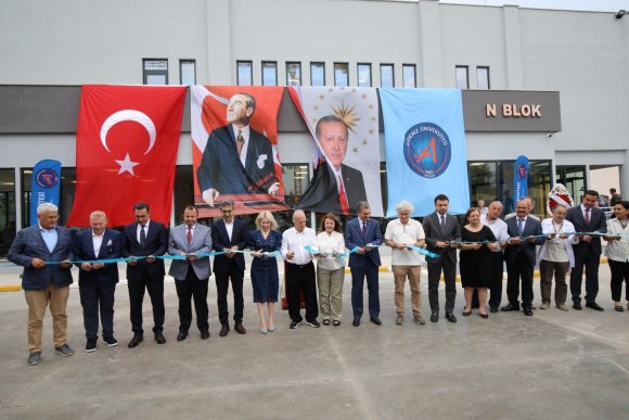 AKDENİZ ÜNİVERSİTESİ HASTANESİNDE 9 AYDA TAMAMLANAN NÖROLOJİ POLİKLİNİĞİ AÇILDI