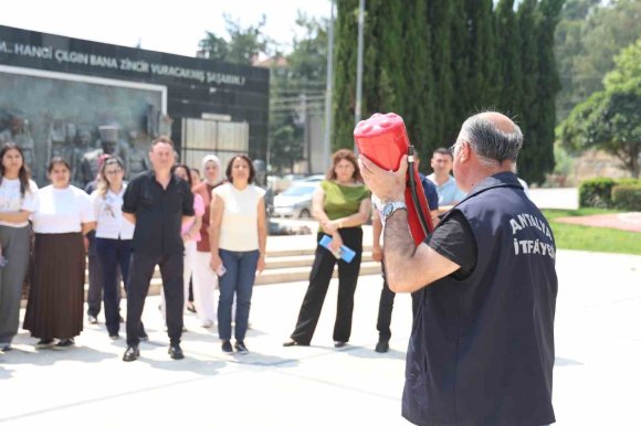 AKSU BELEDİYESİ’NDE PERSONELE YANGIN EĞİTİMİ VE TATBİKATI