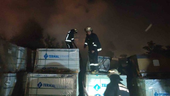 SERAMİK PARÇALARI SATILAN İŞ YERİNDE YANGIN
