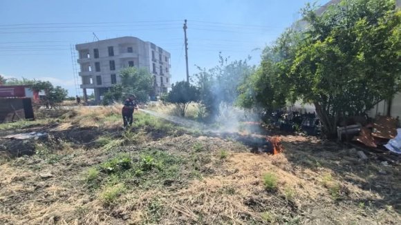 ARSUZ’DA BAHÇE YANGINI