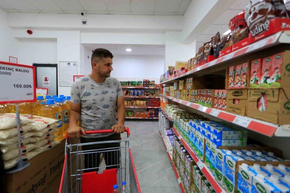 KEPEZ KENT MARKET DÜŞÜK FİYATLARI İLE EV EKONOMİSİNE KATKI SAĞLIYOR