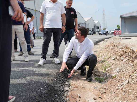 TARSUS’TA 23 SOKAKTA SICAK ASFALT ÇALIŞMASI