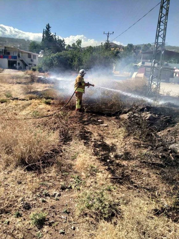 KIRIKHAN’DA BAHÇE YANGINI