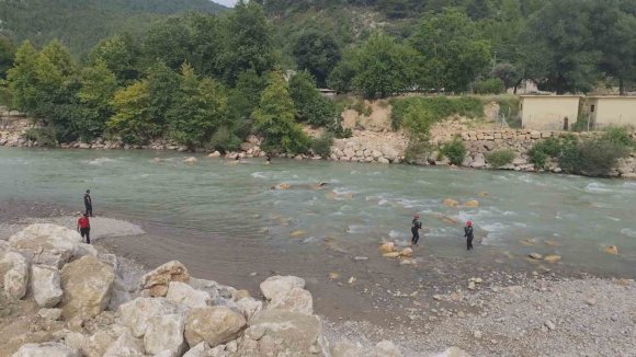 ALANYA’DA ÇAYDA KAYBOLAN GENCİ ARAMA ÇALIŞMALARINA YARIN DEVAM EDİLECEK