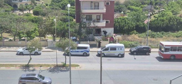 MERDİVENDEN DÜŞEN YAŞLI ADAM HAYATINI KAYBETTİ