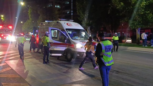 KAHRAMANMARAŞ’TA TRAFİKTE YARIŞ KAZAYLA BİTTİ: 5 YARALI