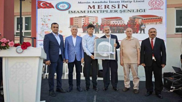 MERSİN’DE İMAM HATİP OKULLARI ŞENLİĞİ YOĞUN KATILIMLA GERÇEKLEŞTİRİLDİ