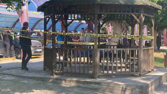 MERSİN’DE ŞÜPHELİ ÖLÜM: PARKTA CANSIZ BEDENİ BULUNDU