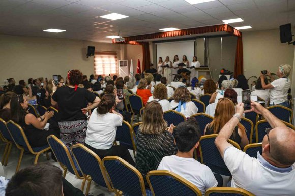 MEZİTLİ’NİN KADINLARI HATAY’DA DAYANIŞMA İÇİN BULUŞTU