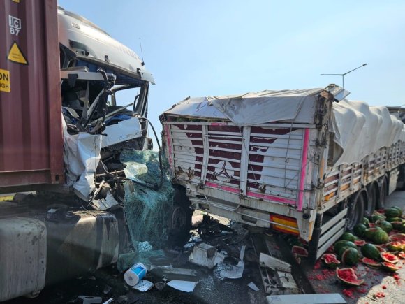 OTOYOLDA TIR KAZASI: 1 YARALI