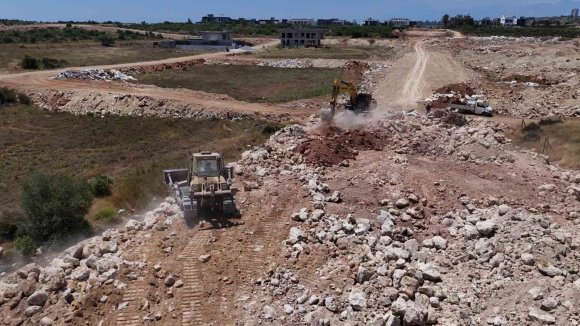 AKSU’DA YENİ İMAR YOLU ÇALIŞMALARI DEVAM EDİYOR