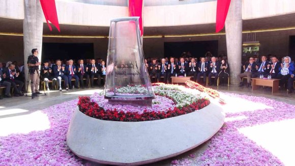 9. CUMHURBAŞKANI SÜLEYMAN DEMİREL’İN 11’İNCİ YIL ANMASINA KATILIMIN AZ OLDUĞU GÖZLENDİ