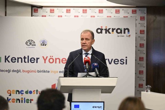 BAŞKAN SEÇER: "ÇAĞDAŞ BELEDİYECİLİK ANLAYIŞININ EN ÖNEMLİ AKTÖRLERİNDEN BİRİ GENÇLERDİR"