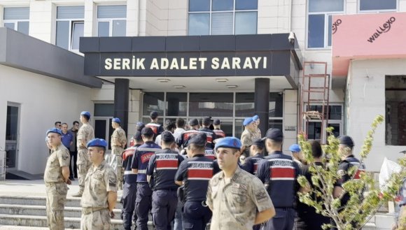 SERİK’TE UYUŞTURUCU OPERASYONU: 9 GÖZALTI