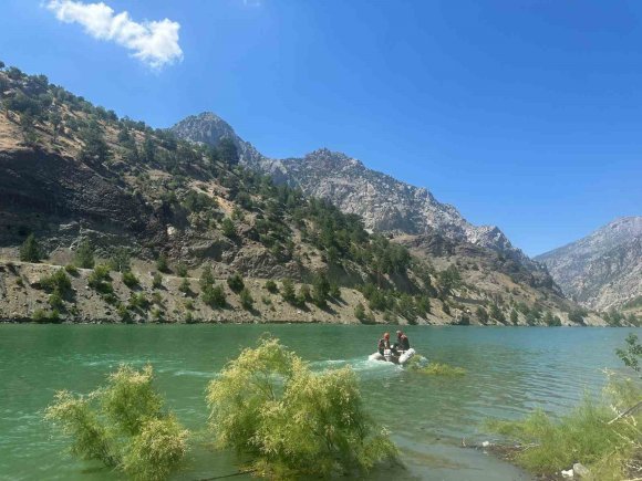 KAHRAMANMARAŞ’TA NEHİRDE KAYBOLAN VATANDAŞI ARAMA ÇALIŞMALARI SÜRÜYOR