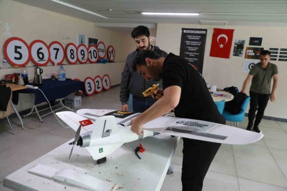 ÜNİVERSİTE ÖĞRENCİLERİNİN GELİŞTİRDİĞİ ANKA İHA TAM NOT ALDI
