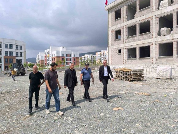ERZİN’DE OKUL İNŞAATLARINDA ÇALIŞMALAR SÜRÜYOR