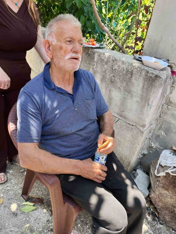 KAYIP PARKİNSON HASTASI EVİNDEN 500 METRE UZAKLIKTA BULUNDU