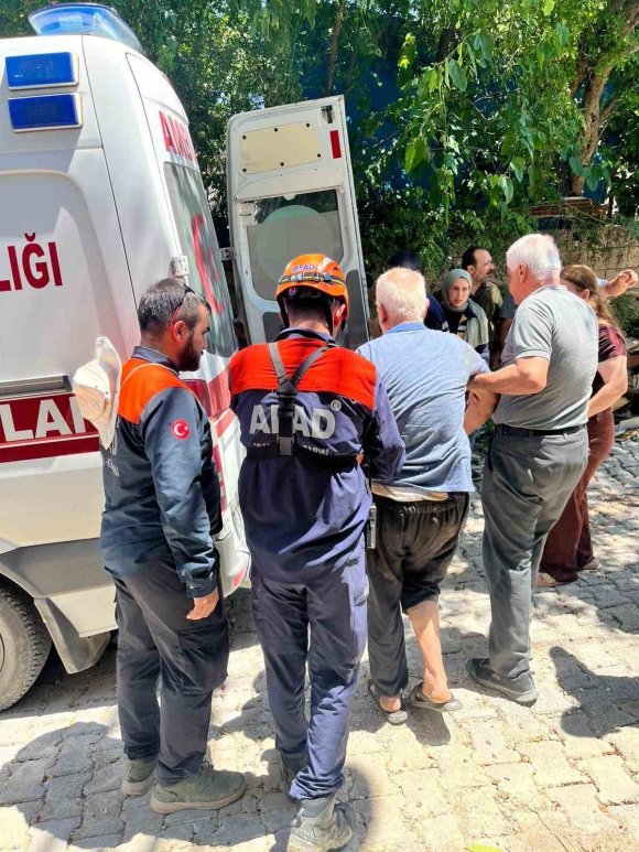 KAYIP PARKİNSON HASTASI EVİNDEN 500 METRE UZAKLIKTA BULUNDU