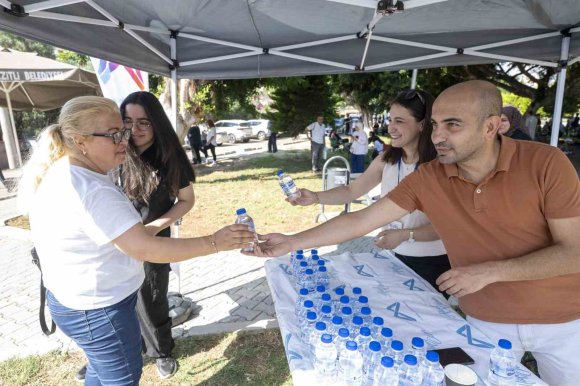 MERSİN BÜYÜKŞEHİR BELEDİYESİ YKS HEYECANINDA ÖĞRENCİ VE VELİLERİN YANINDA YER ALDI