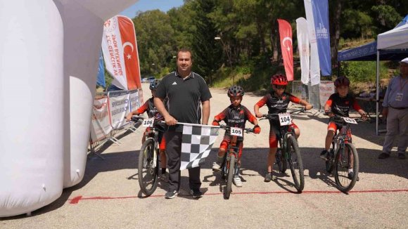 HATAY 2. ETAP BÖLGESEL DAĞ BİSİKLETİ YARIŞMASI COŞKUYLA YAPILDI